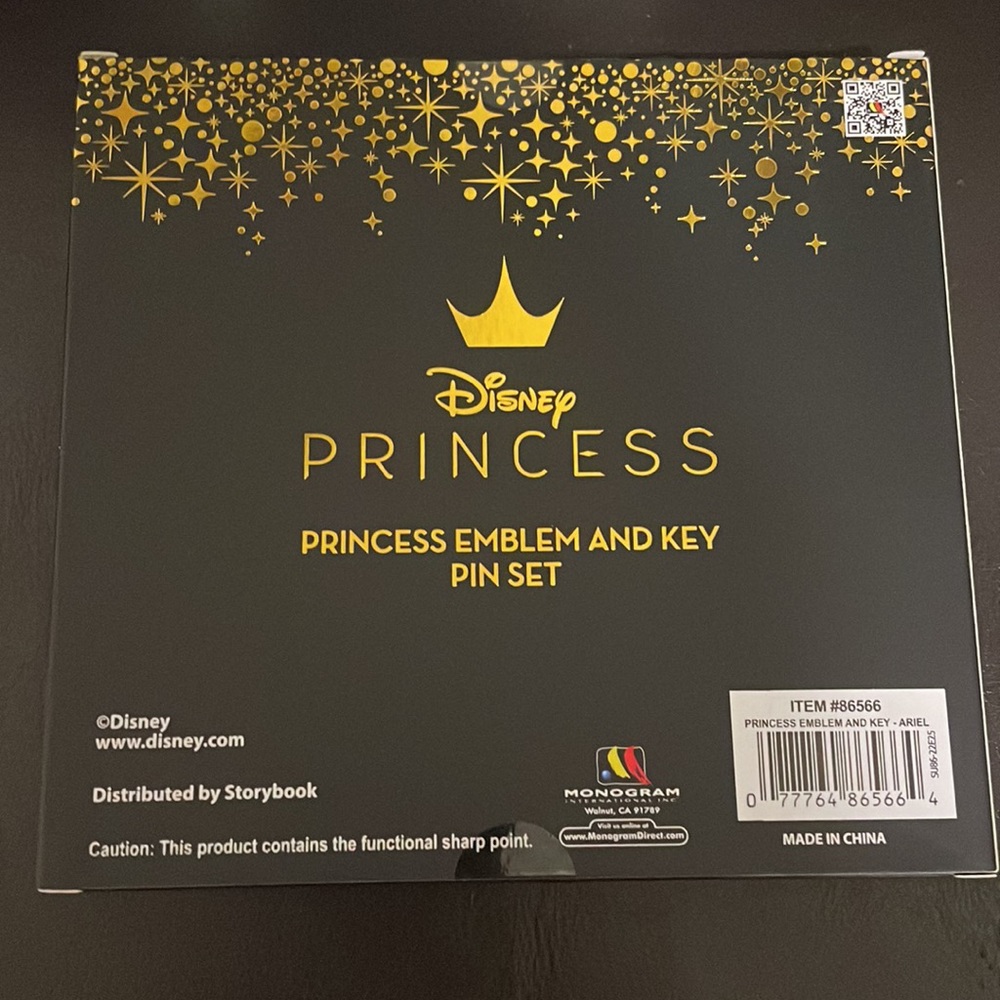 SOLD - Disney Princess Ariel The Little Mermaid LE 300 Emblem and Key Pin Set - Picture 2 of 2